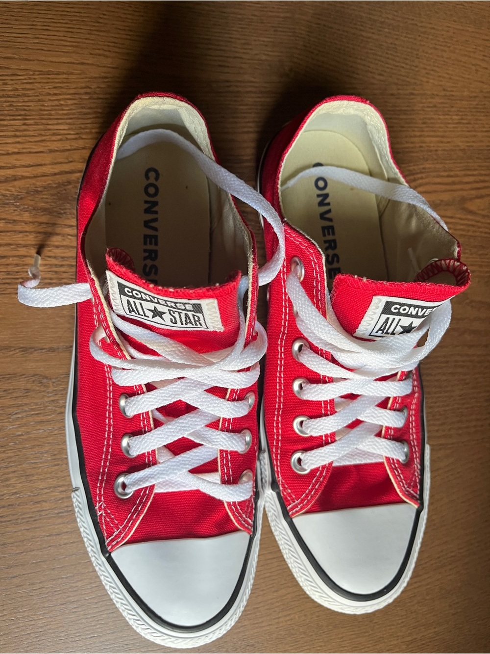 Converse unisex Red Low Top All Star Canvas Sneakers men’s size 6 women’s size 8